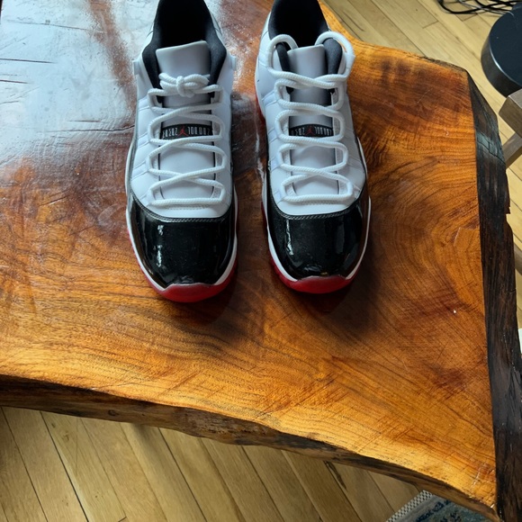 2020
Air Jordan 11 Retro Low 'Concord-Bred' size 13 - Picture 3 of 6
